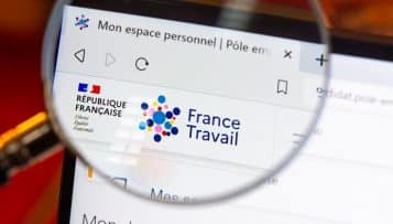 Le directeur de France Travail critique le projet de suppressions de postes